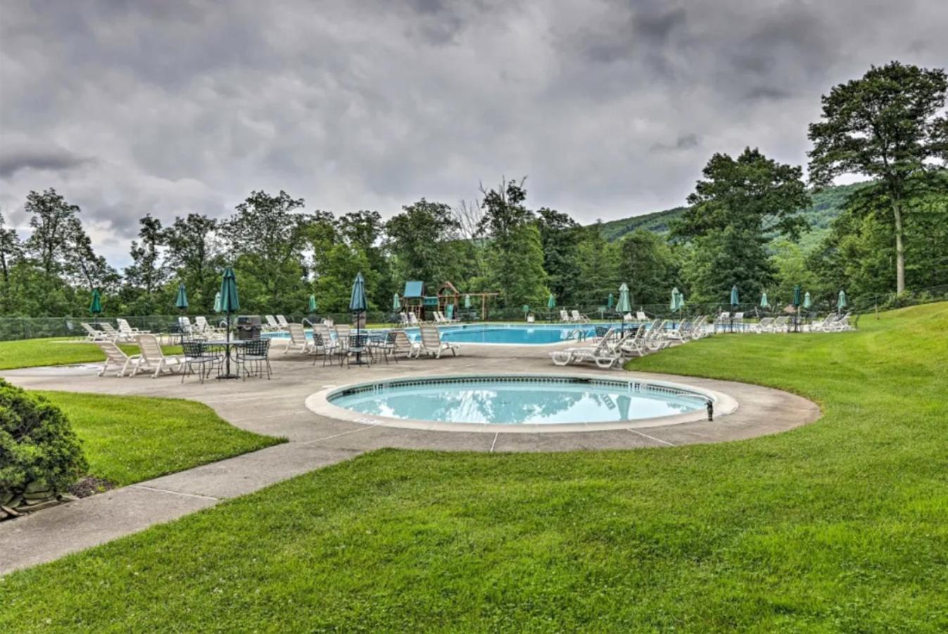 Pocono Mountain Home , Hot Tub- 1 Mile To Skiing! Tannersville Buitenkant foto